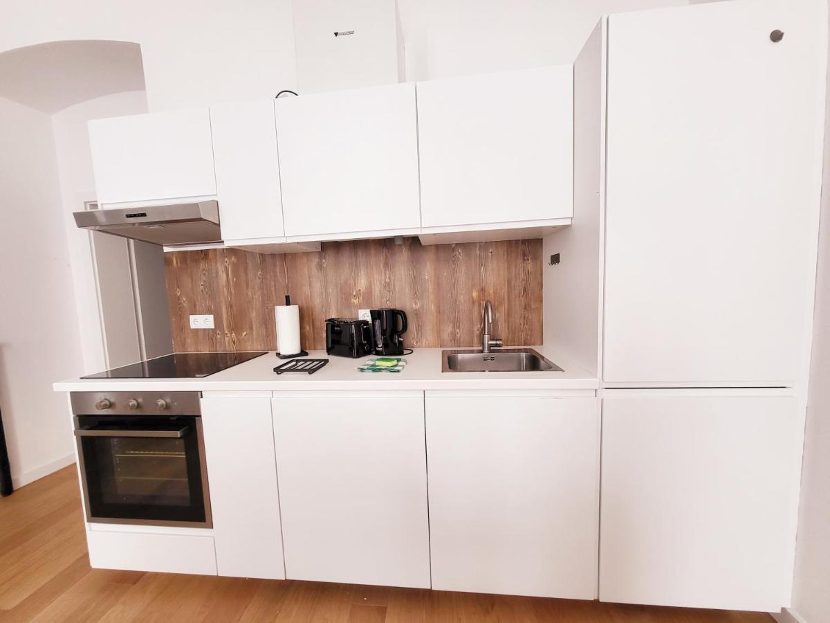 Novara City Apartment Виена Екстериор снимка