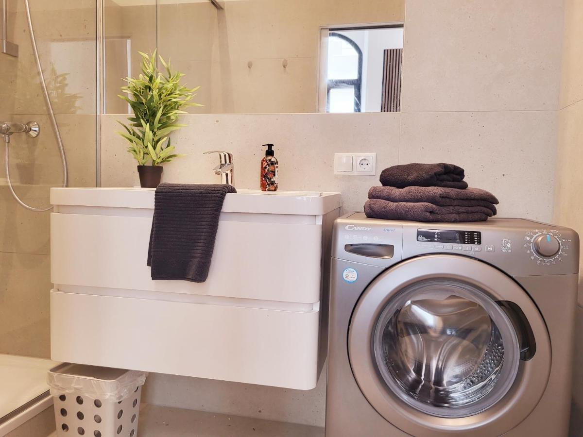 Novara City Apartment Виена Екстериор снимка