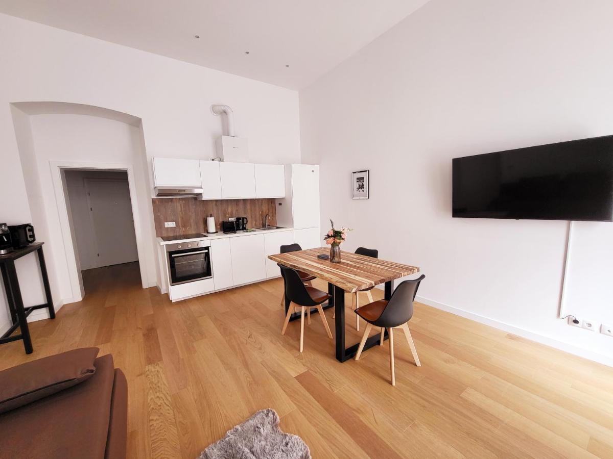 Novara City Apartment Виена Екстериор снимка